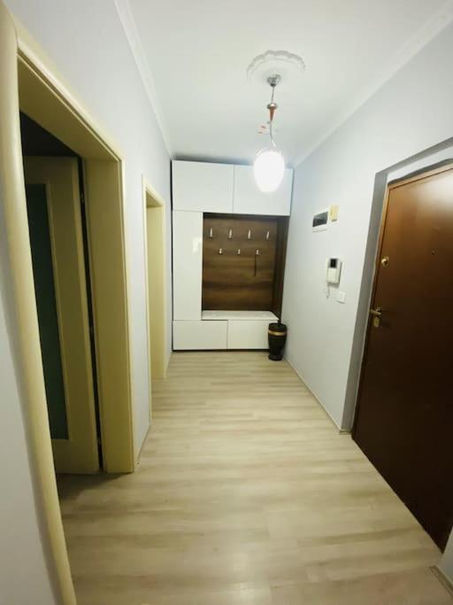 Your Home In Тирана Екстер'єр фото