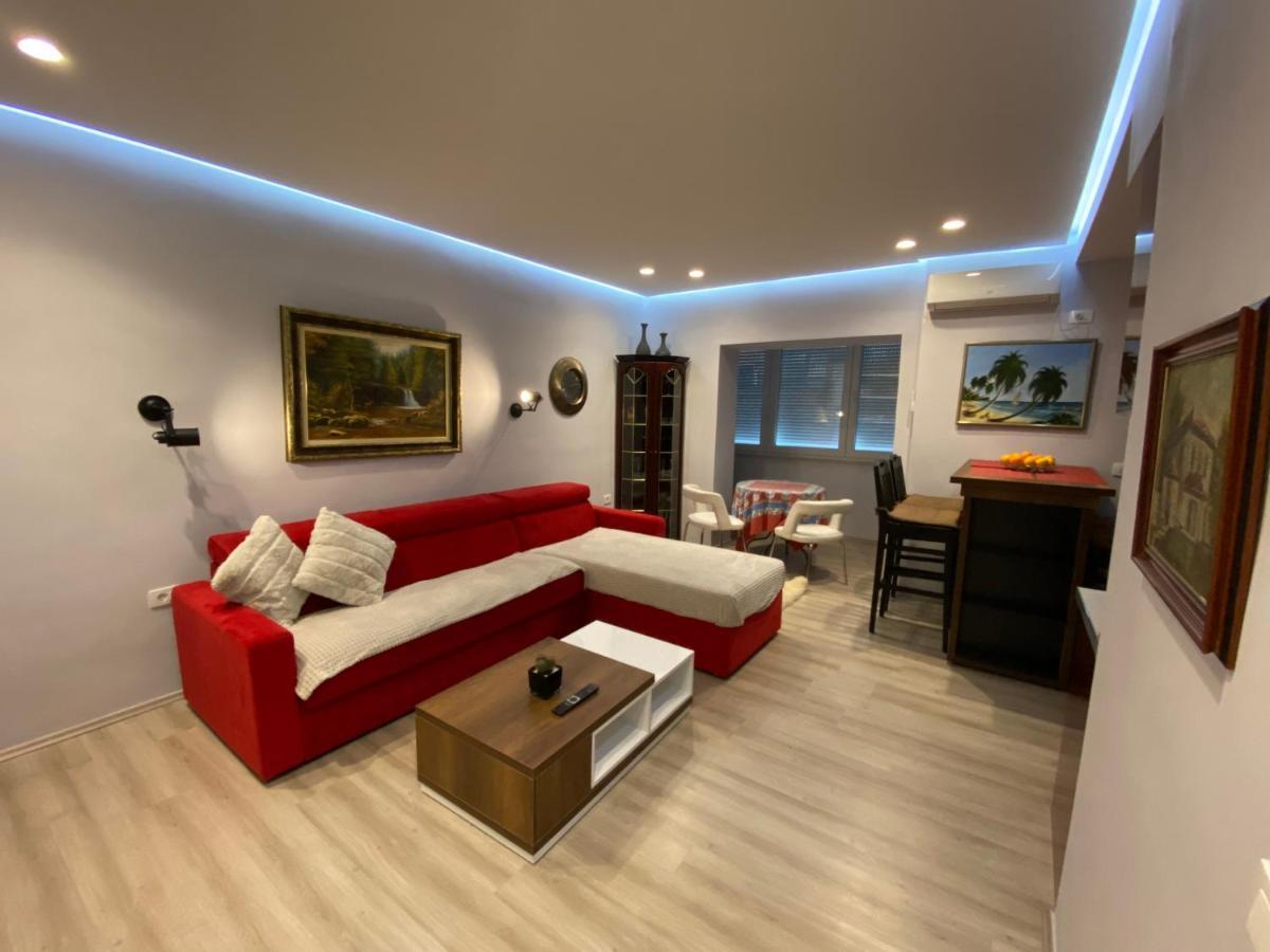 Your Home In Тирана Екстер'єр фото